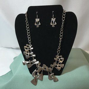 The Sands of Time - Silver Tone Necklace & Earring Set